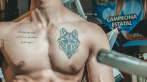 Wolfskopf frau tattoo bedeutung mit Tattoo